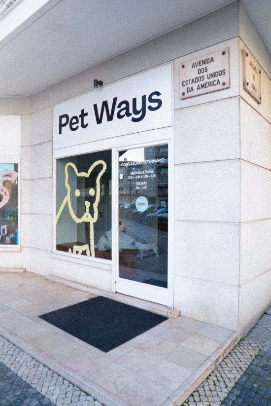 Fachada da clínica veterinária Pet Ways em Alvalade